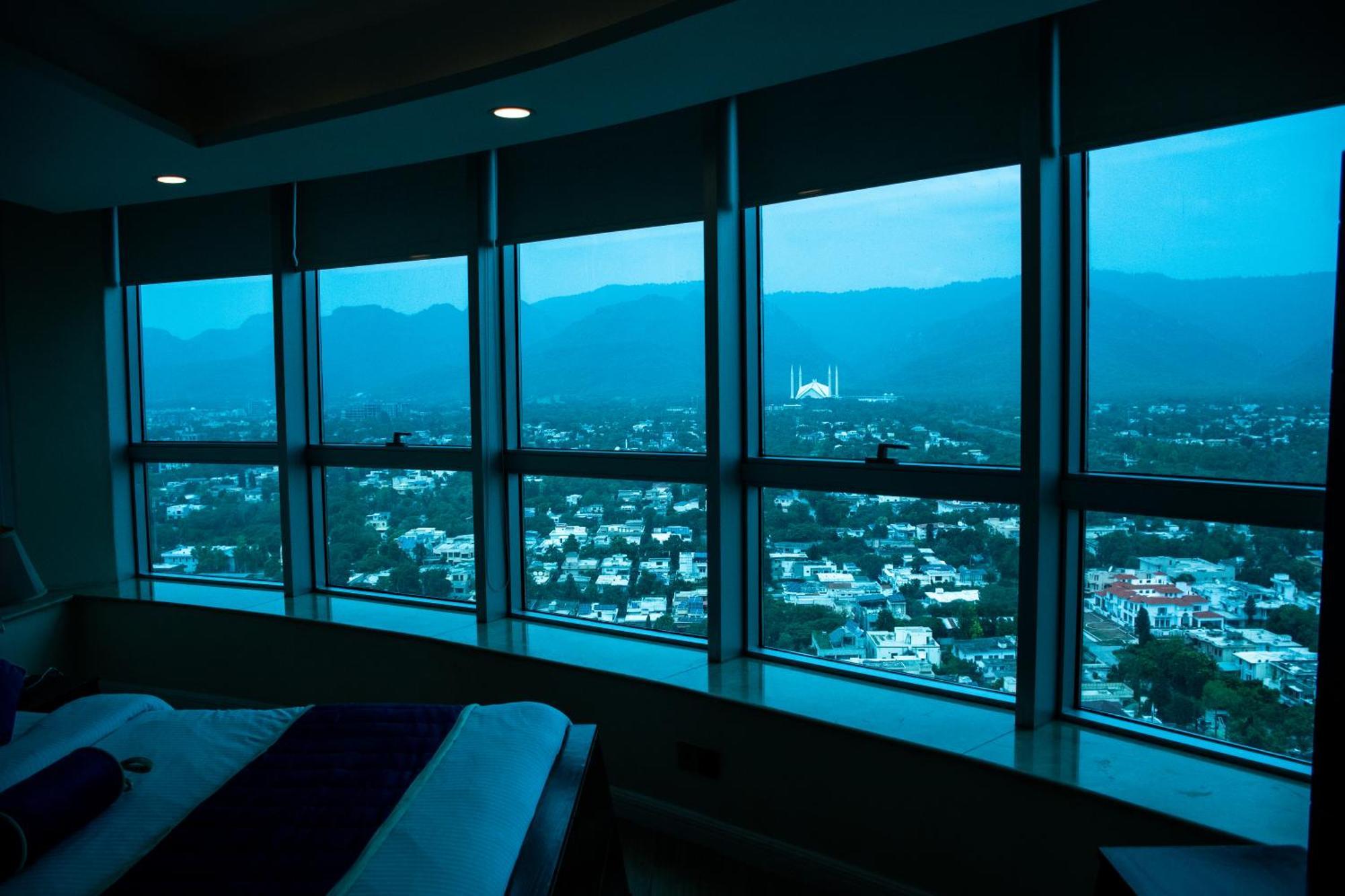 Centaurus Hotel Suites Islamabad Exterior photo