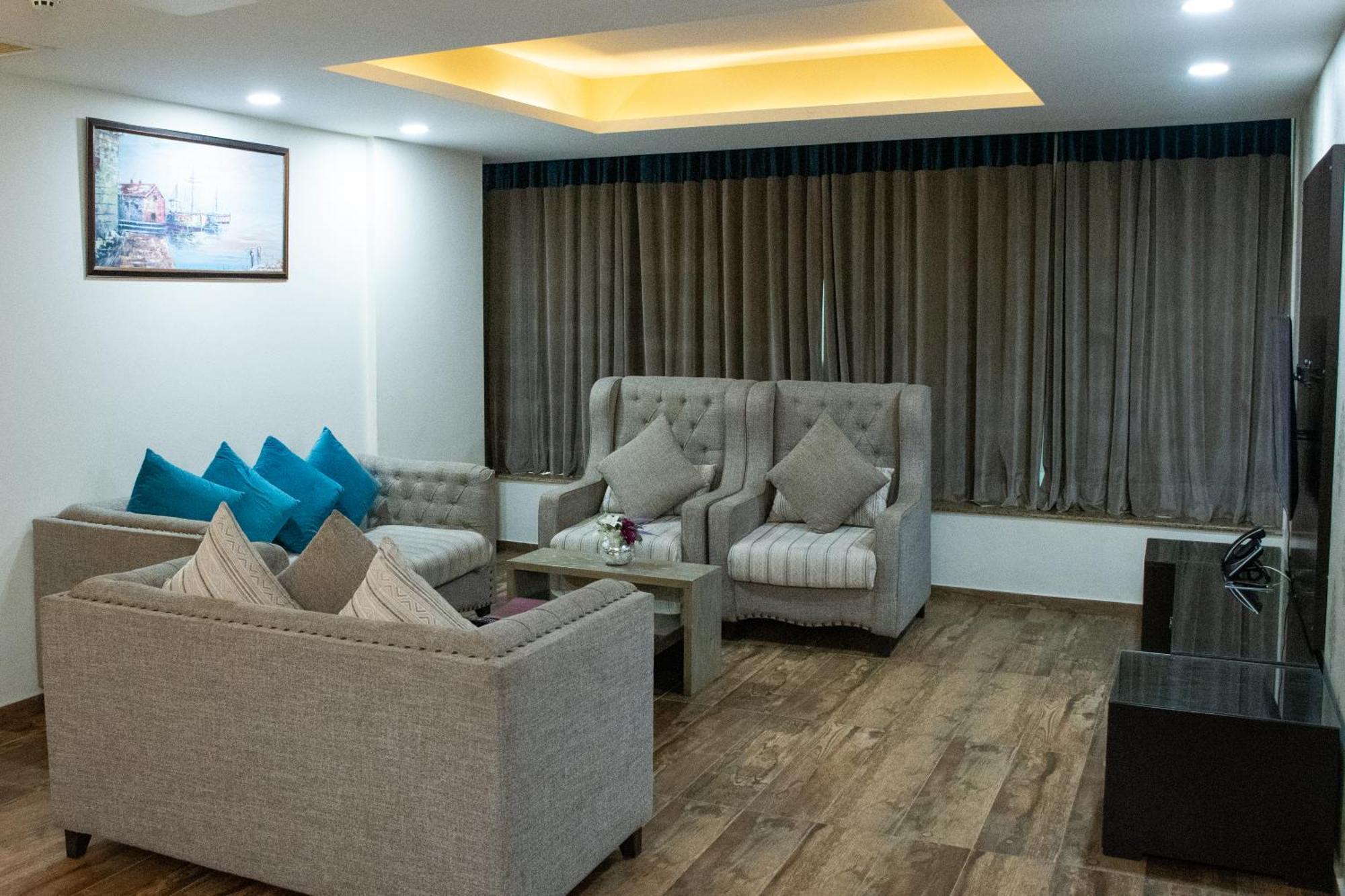 Centaurus Hotel Suites Islamabad Exterior photo