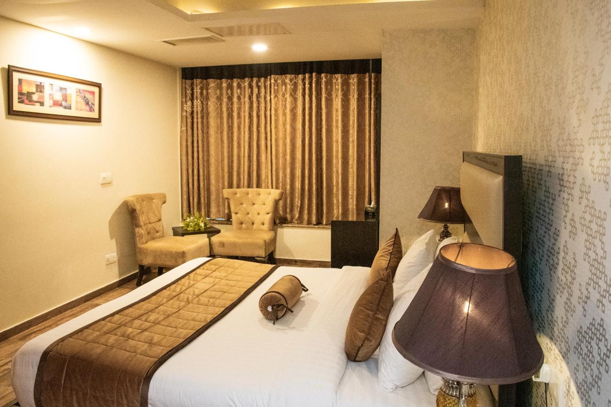Centaurus Hotel Suites Islamabad Exterior photo